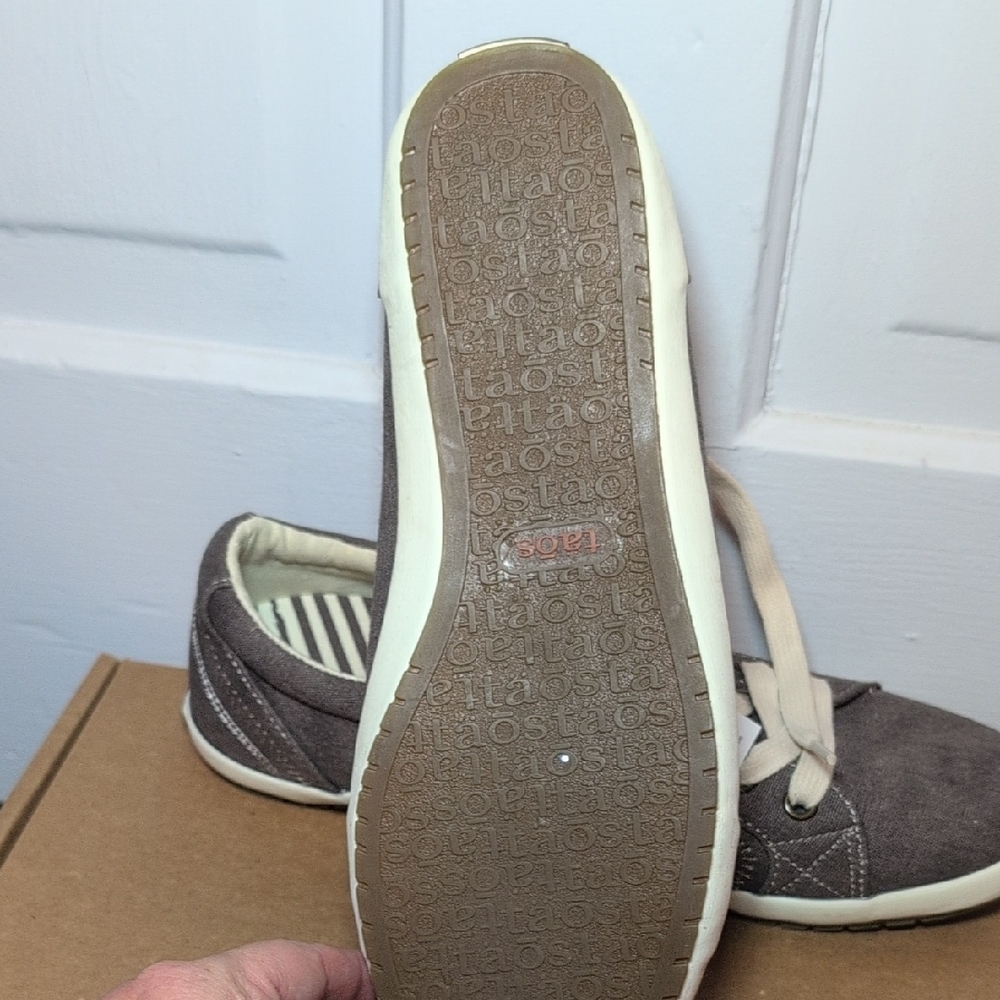 Taos Footwear Women's Gray Sneakers - Picture 6 of 7